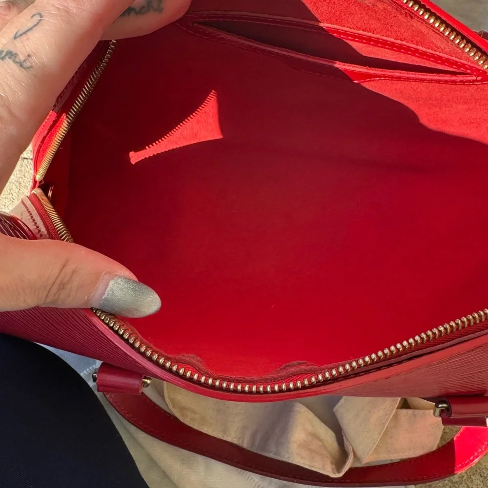 Louis Vuitton Cherry Red Epi Souflet Leather Shoulder Bag - Picture 9 of 16